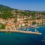 Villa Volos Apartment Karmen With Roof Terrace, Sea View, Free Private Parking