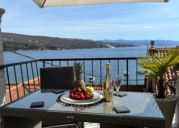 Villa Volos Apartment Karmen With Roof Terrace, Sea View, Free Private Parking