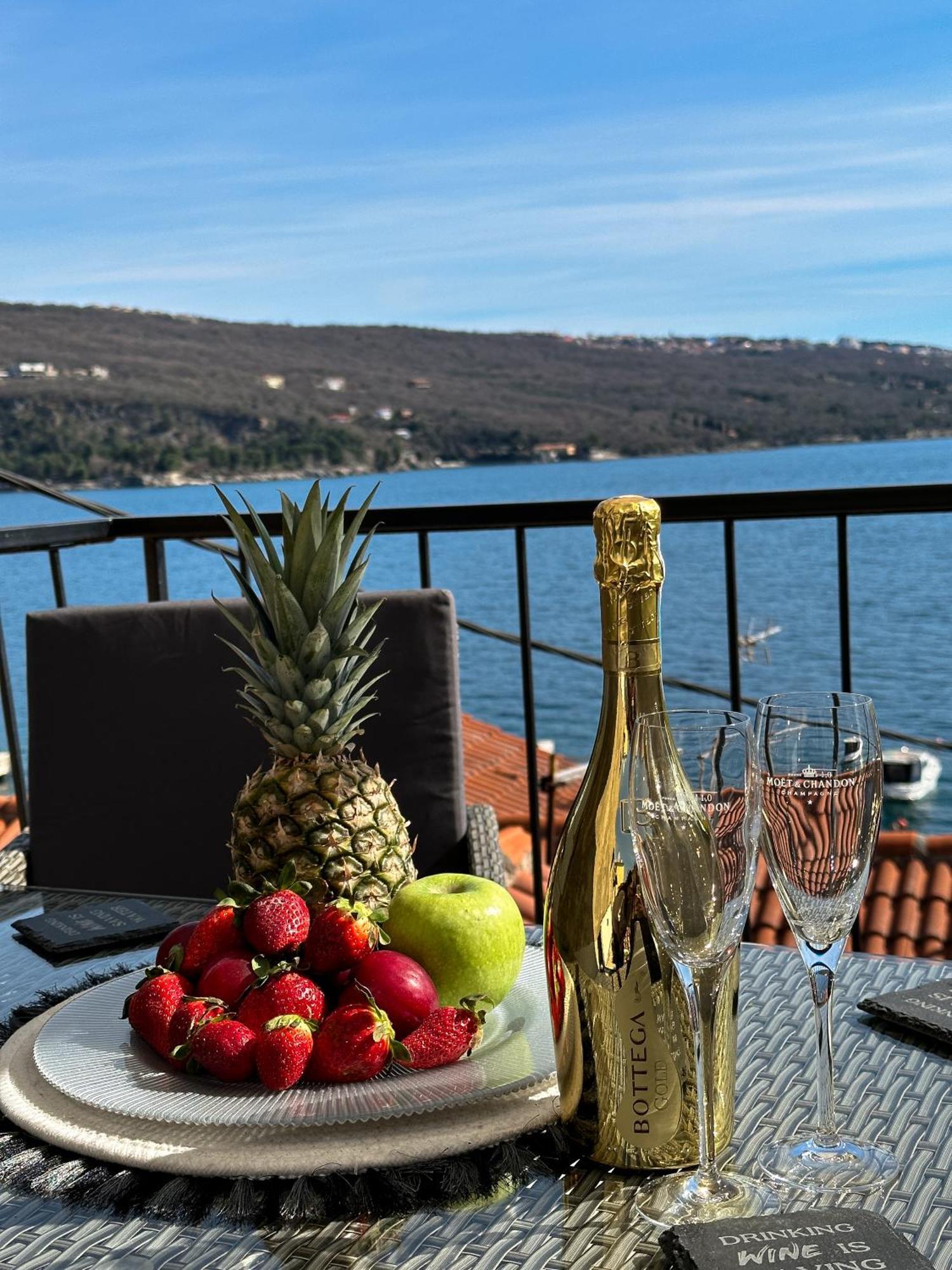 Apartment Volos Karmen With Roof Terrace, Sea View, Free Private Parking Opatija