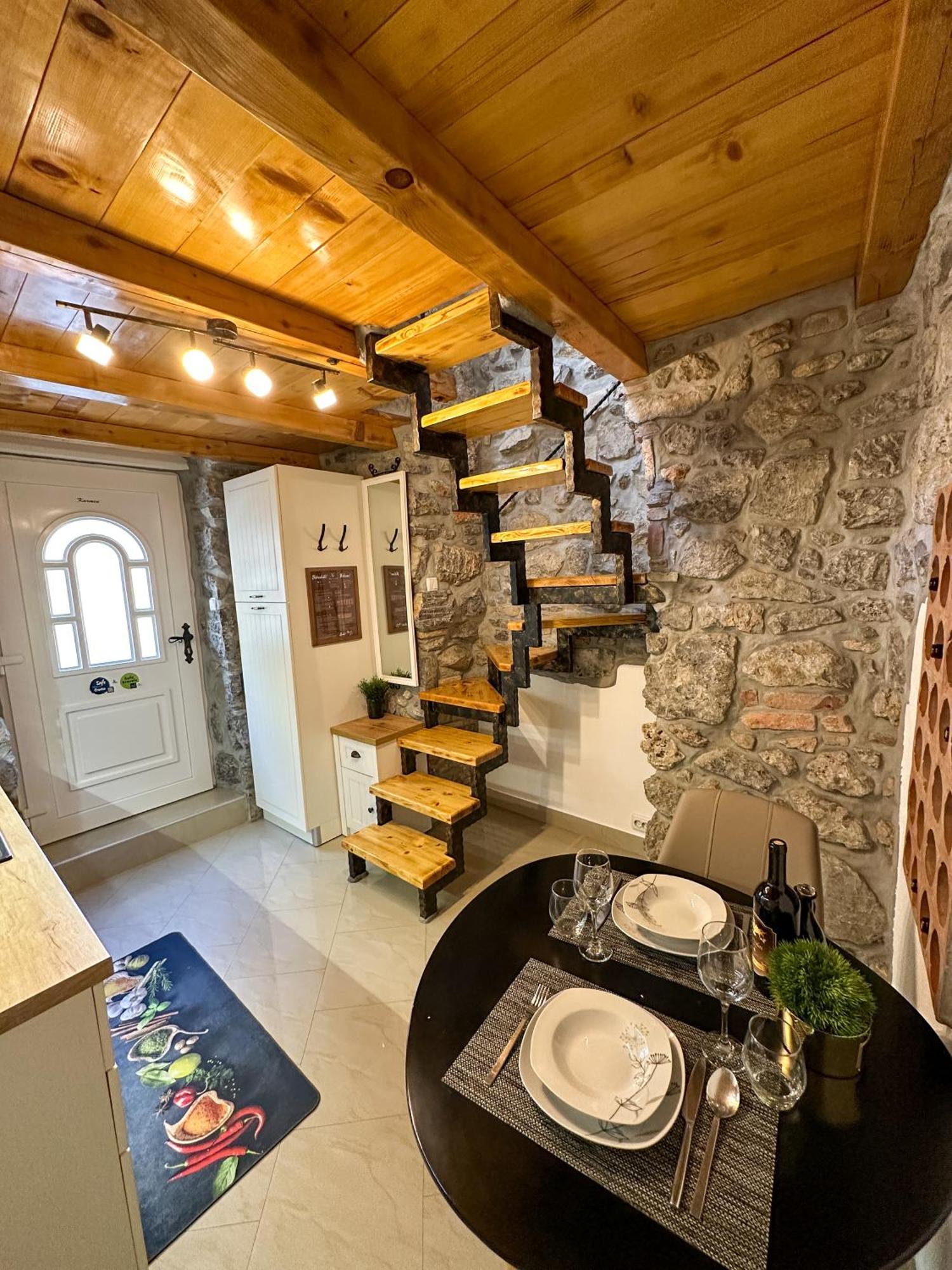 Apartment Volos Karmen With Roof Terrace, Sea View, Free Private Parking