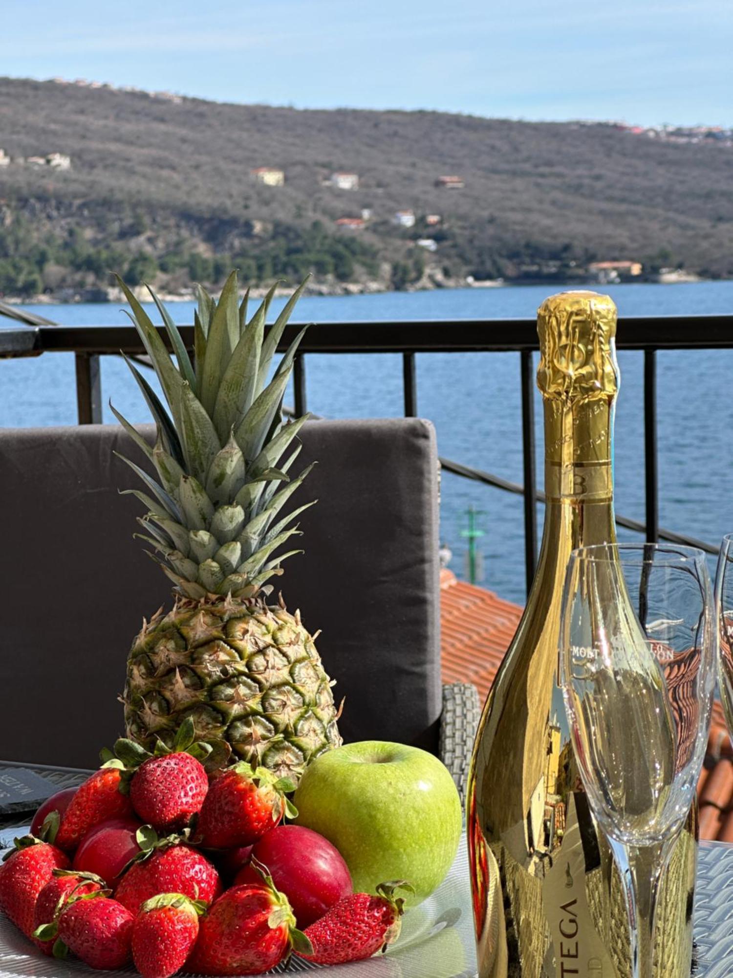 Volos Karmen With Roof Terrace, Sea View, Free Private Parking * Opatija